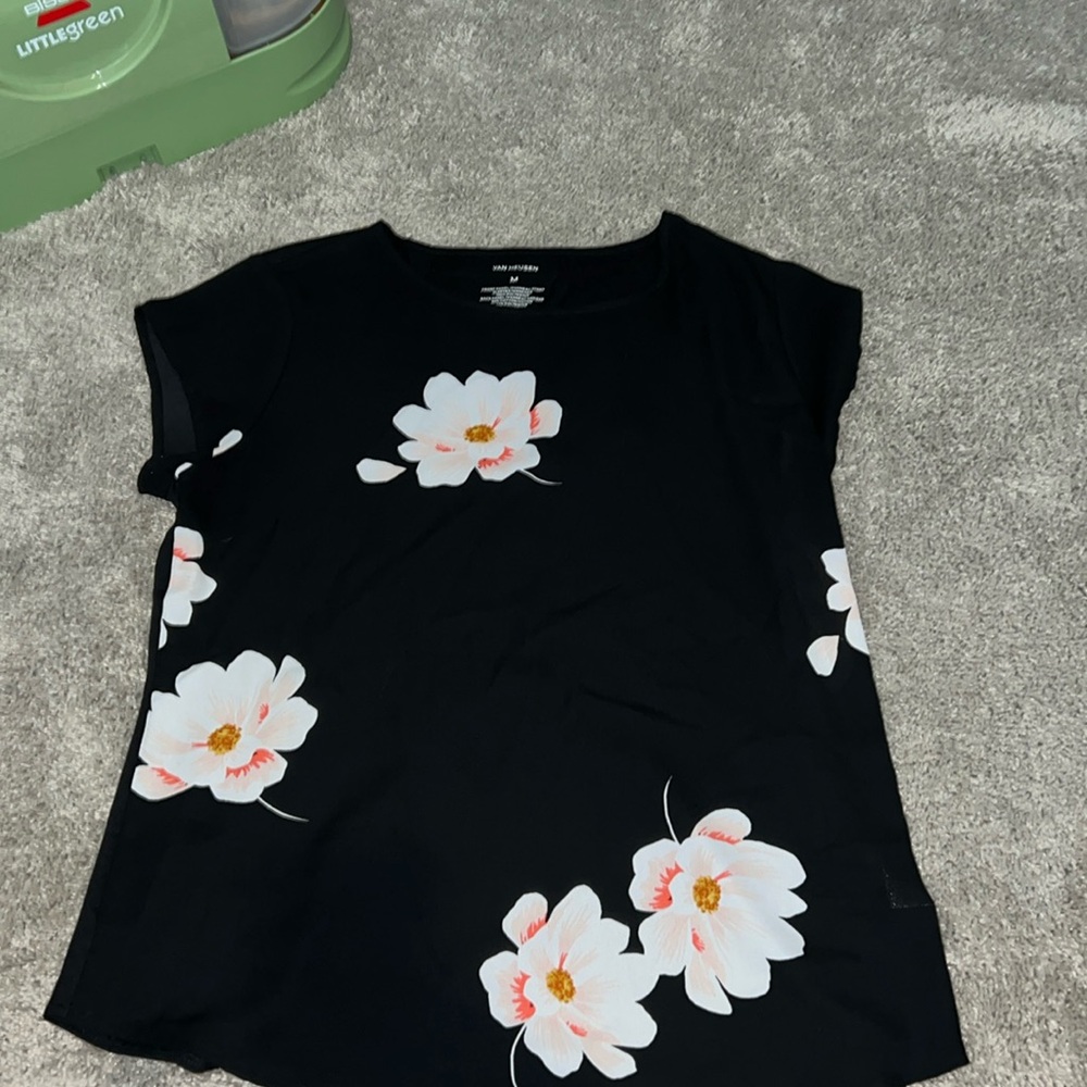 Size medium shirt. Great condition.